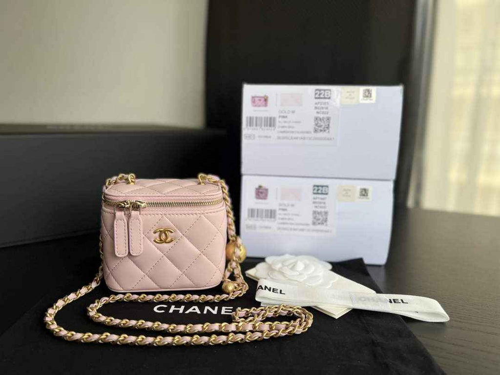 Chanel AP1447 small Vanity with chain lambskin Pink
