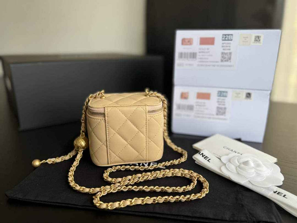 Chanel AP1447 small Vanity with chain lambskin beige