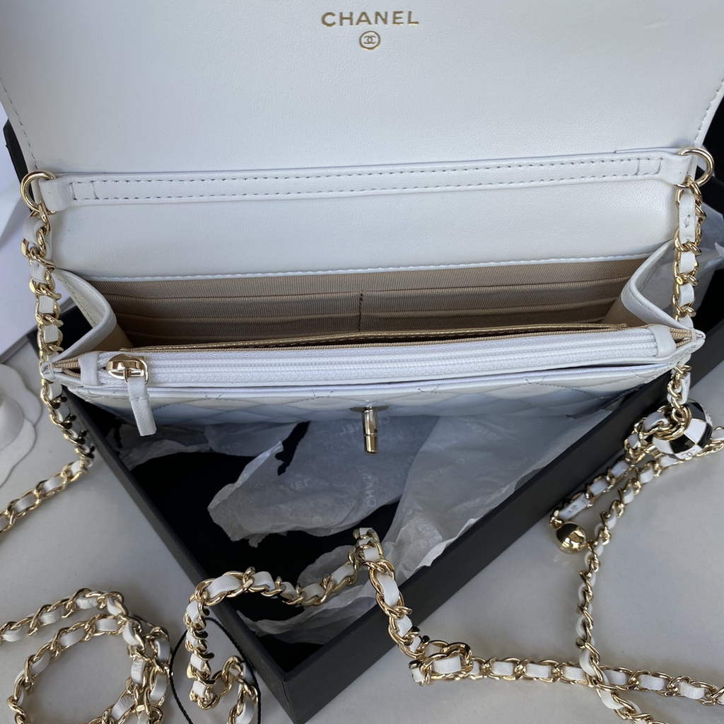 Chanel AP1450 Wallet On Chain Lambskin Enamel gold-tone metal White