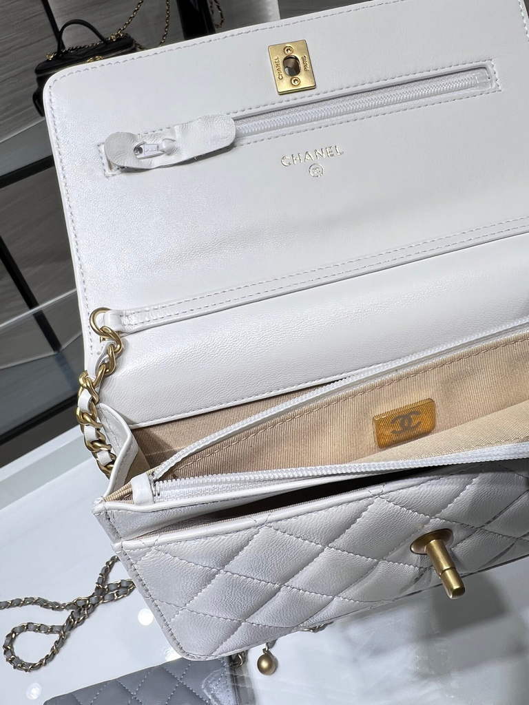 Chanel AP1450 Wallet On Chain Lambskin gold-tone metal White