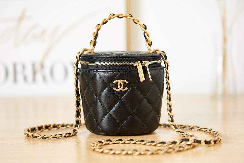 Chanel Ap2873 Vanity with Chain Patent calfskin Black
