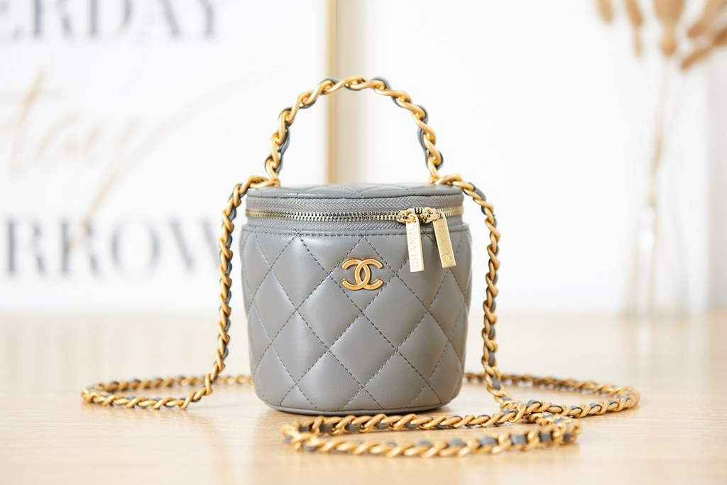 Chanel Ap2873 Vanity with Chain Patent calfskin Gray
