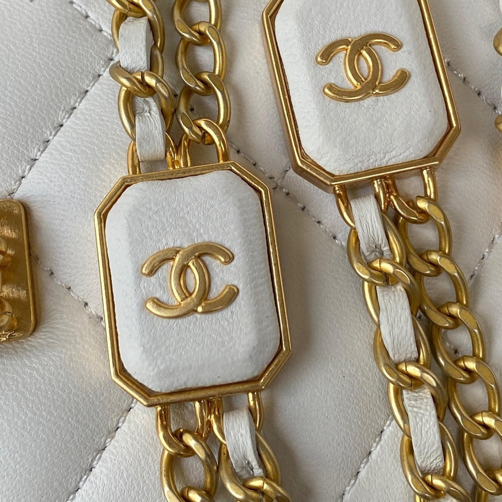 Chanel AP2931 Small Vanity with Chain Lambskin white