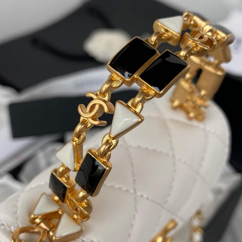 Chanel AP2944 Clutch with Chain Lambskin white