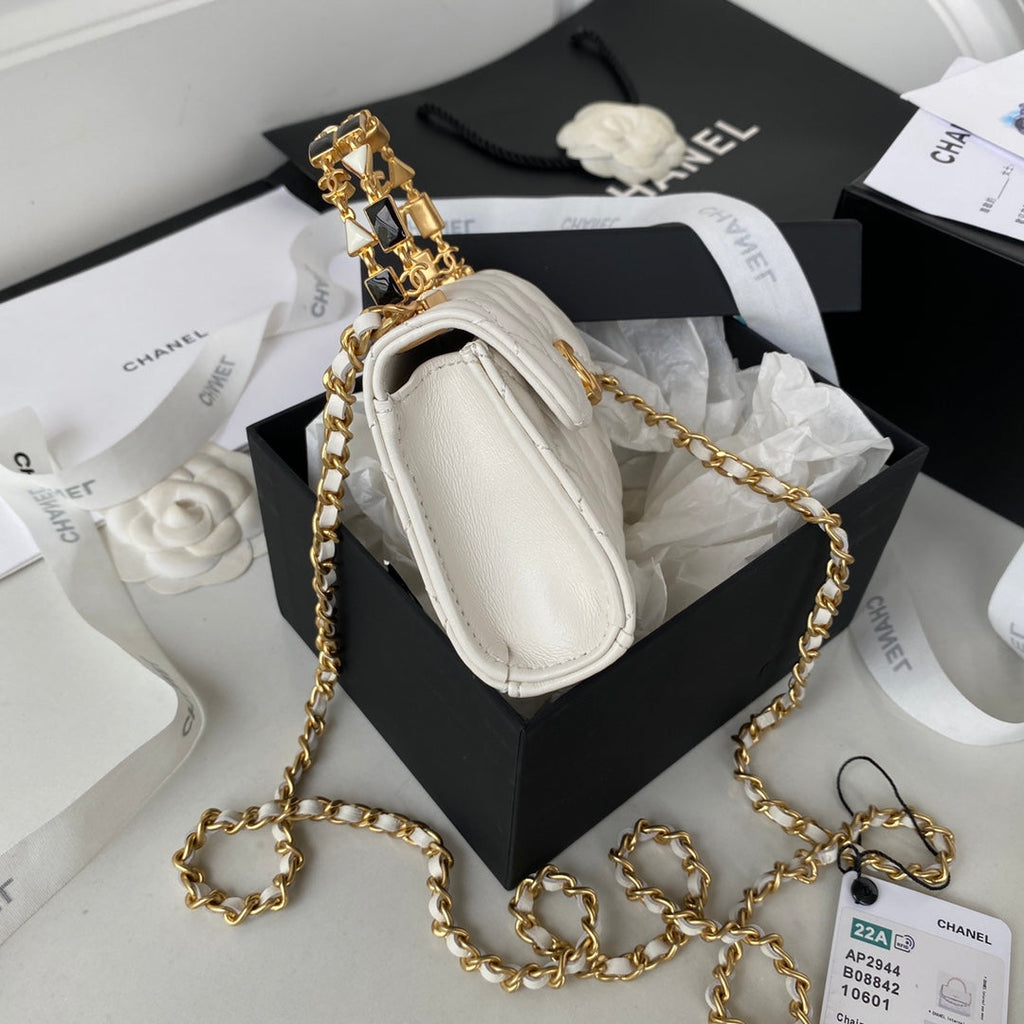 Chanel AP2944 Clutch with Chain Lambskin white