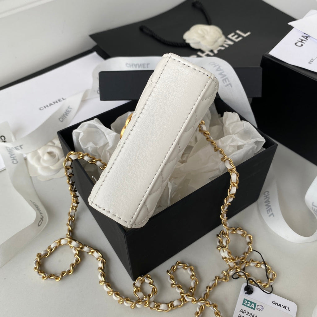 Chanel AP2944 Clutch with Chain Lambskin white