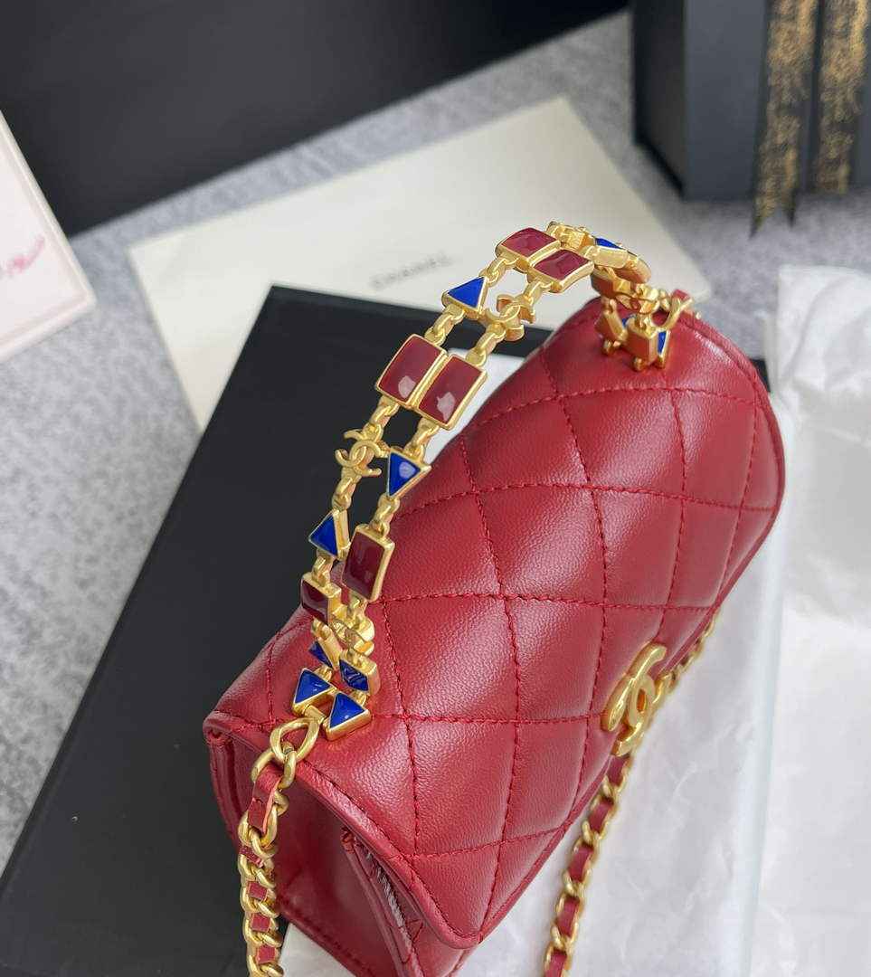 Chanel AP2945 Clutch with Chain Lambskin Red
