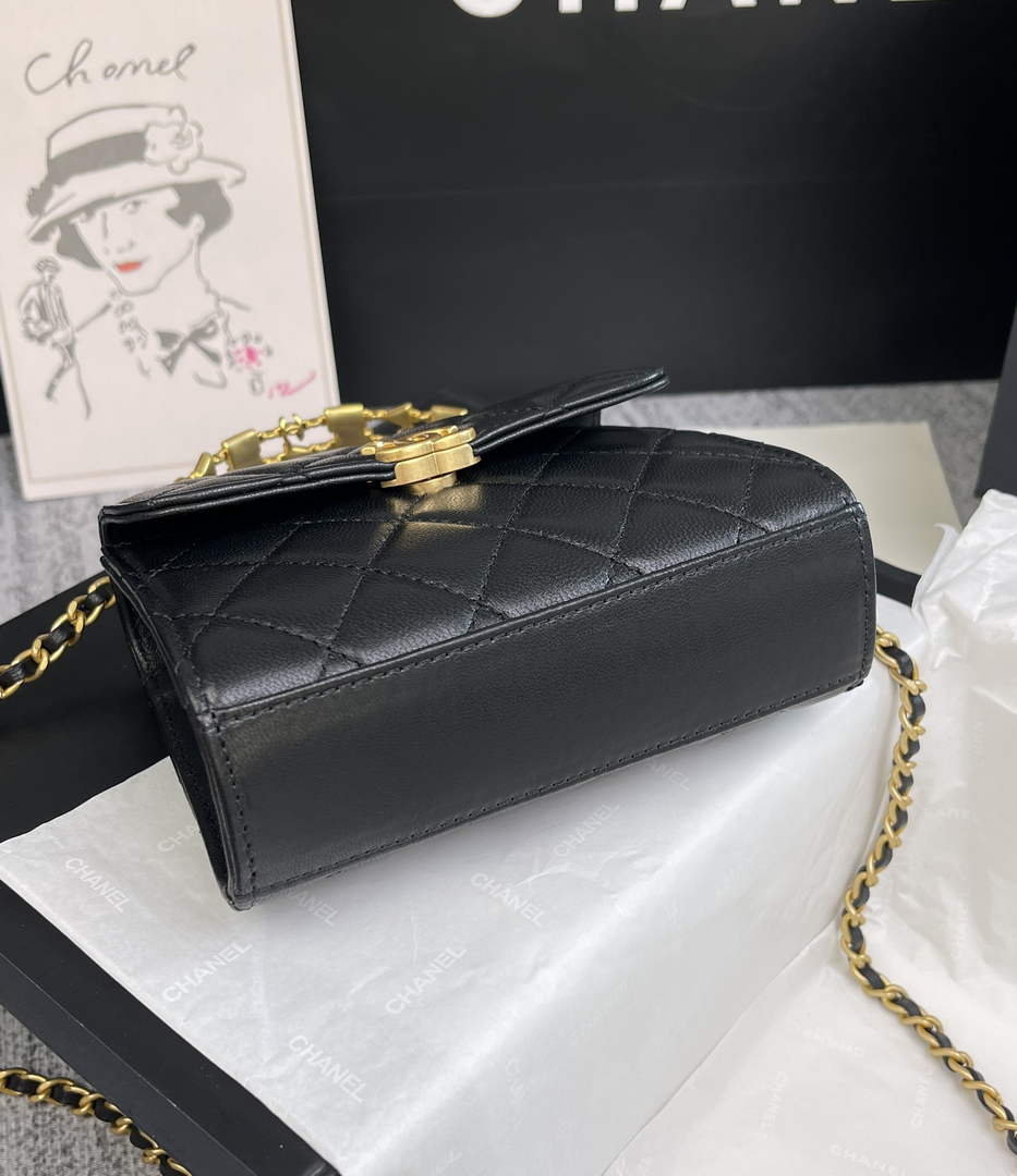 Chanel AP2945 Clutch with Chain Lambskin Black