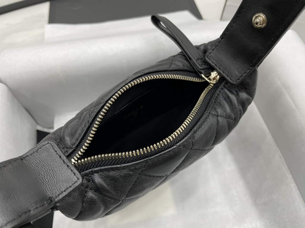 Chanel AP3095 Pouch Lambskin Gold-Tone Metal Black