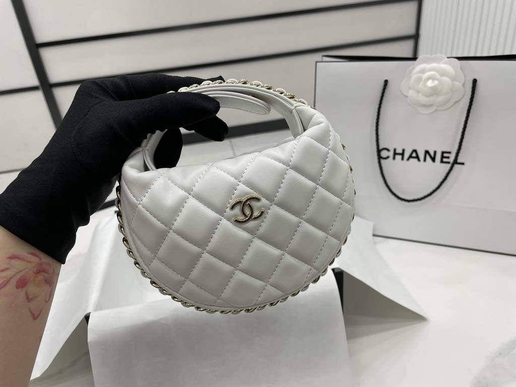 Chanel AP3095 Pouch Lambskin Gold-Tone Metal White