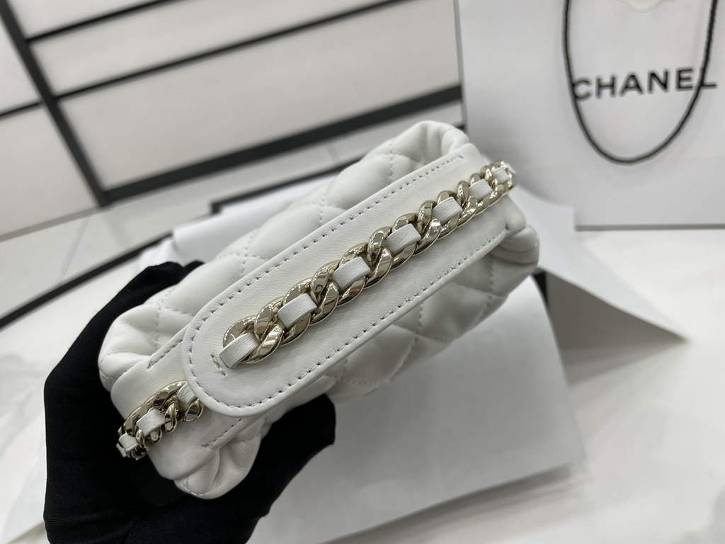 Chanel AP3095 Pouch Lambskin Gold-Tone Metal White