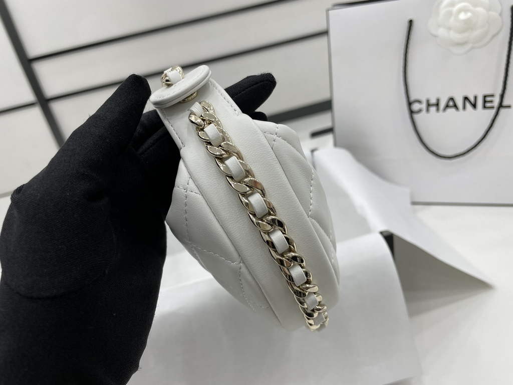 Chanel AP3095 Pouch Lambskin Gold-Tone Metal White