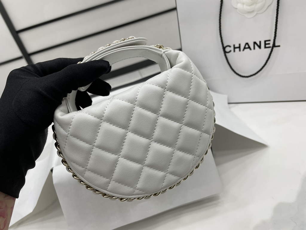 Chanel AP3095 Pouch Lambskin Gold-Tone Metal White