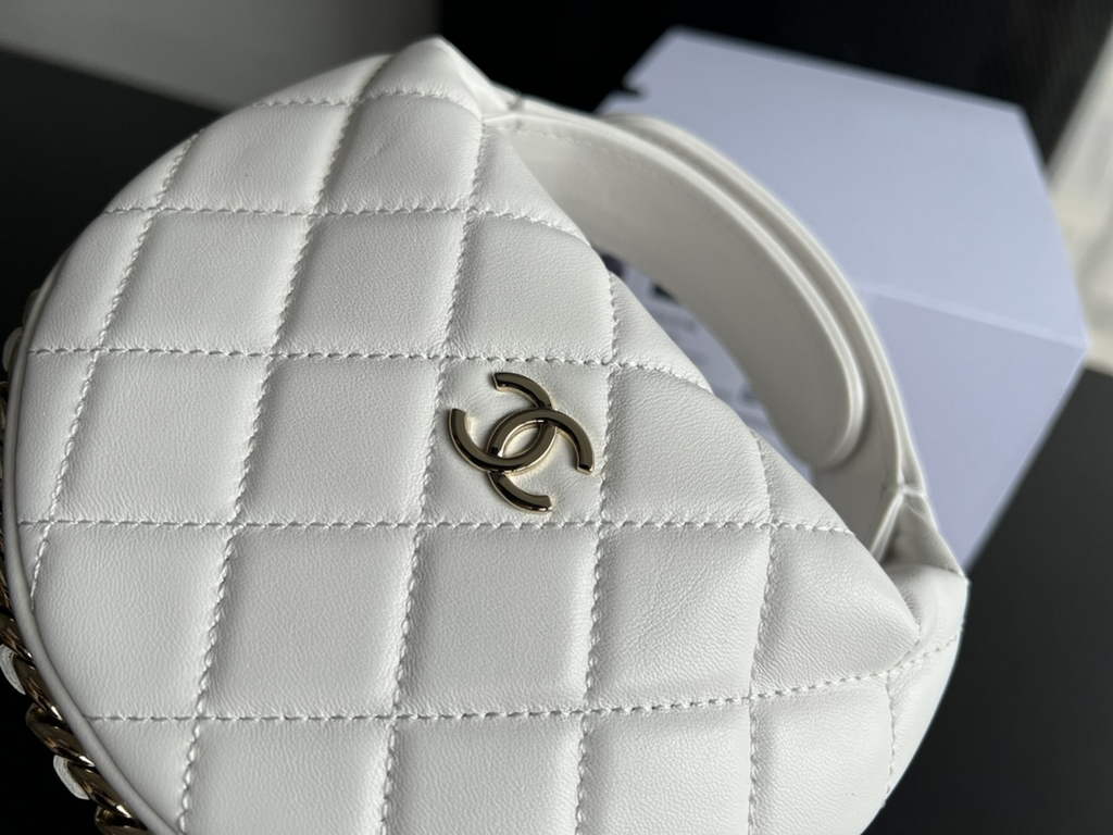 Chanel AP3095 Pouch Lambskin Gold-Tone Metal White