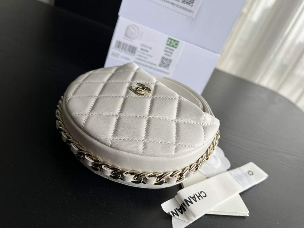 Chanel AP3095 Pouch Lambskin Gold-Tone Metal White