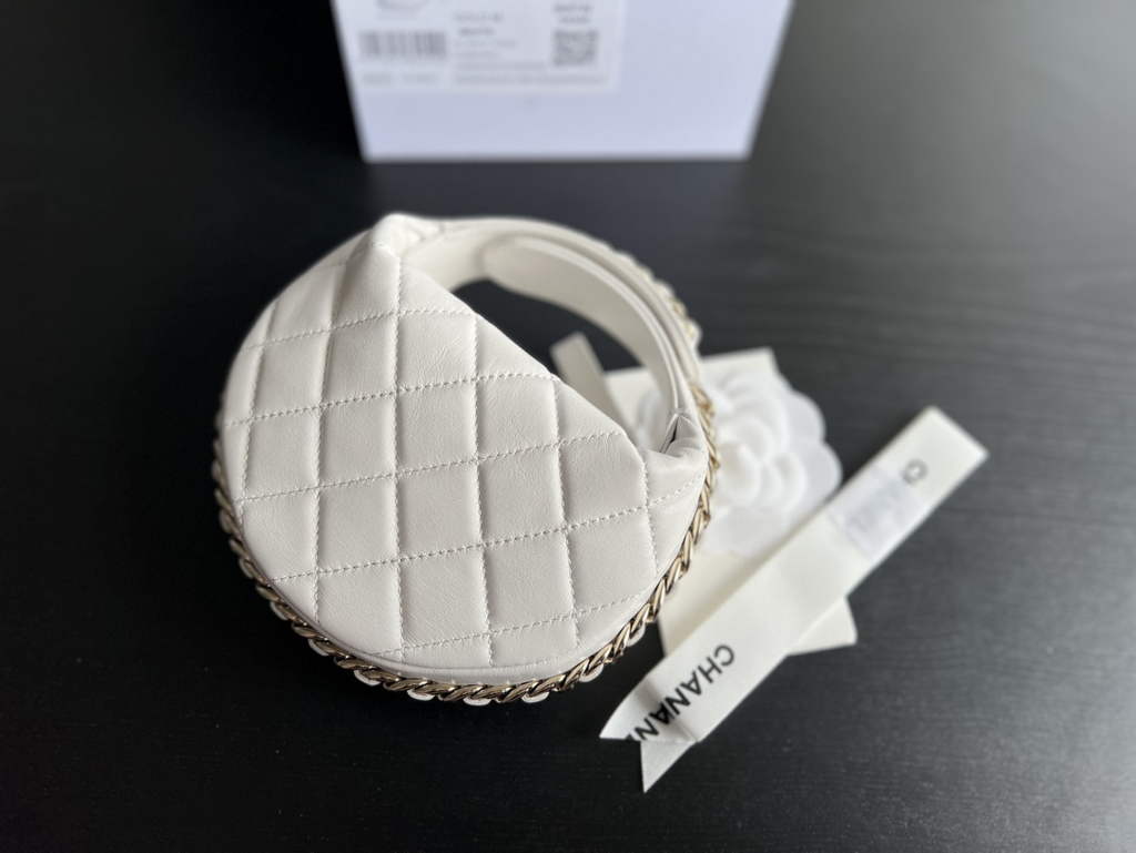 Chanel AP3095 Pouch Lambskin Gold-Tone Metal White