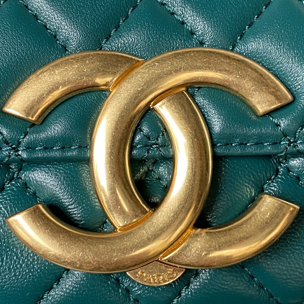 Chanel AP3207 Flap Phone Holder with Chain Lambskin Green