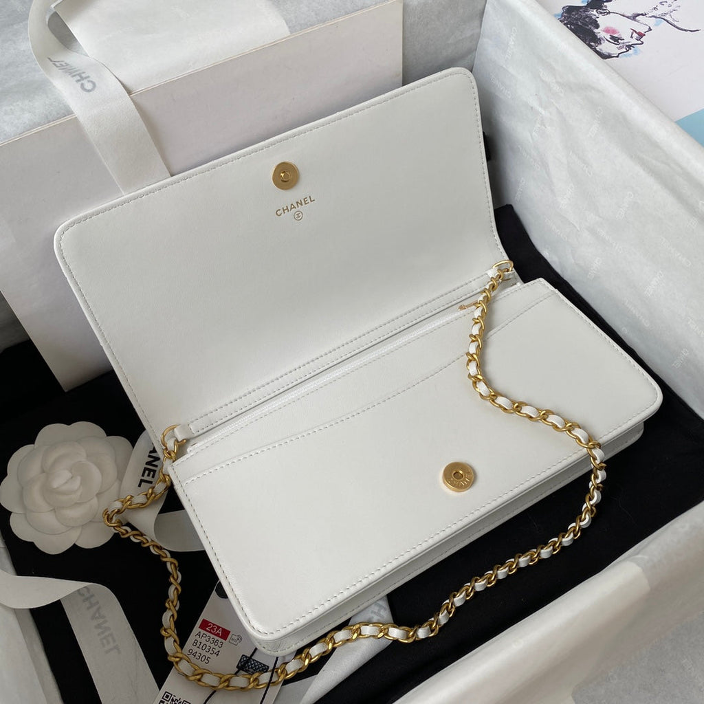 Chanel AP3363 Evening Clutch with chain Lambskin Beige