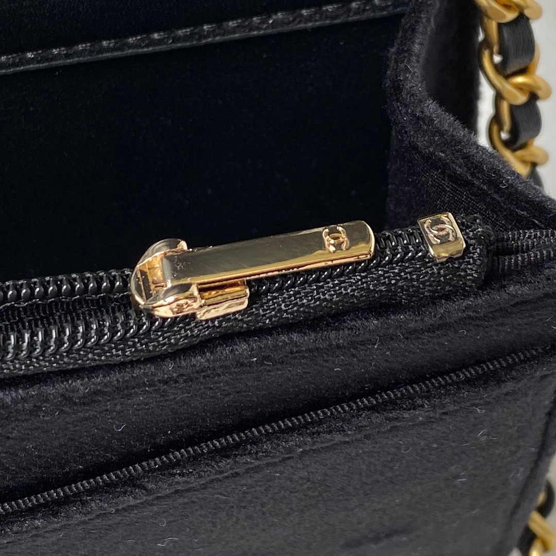 Chanel AP3363 Evening Clutch with chain Velvet Black