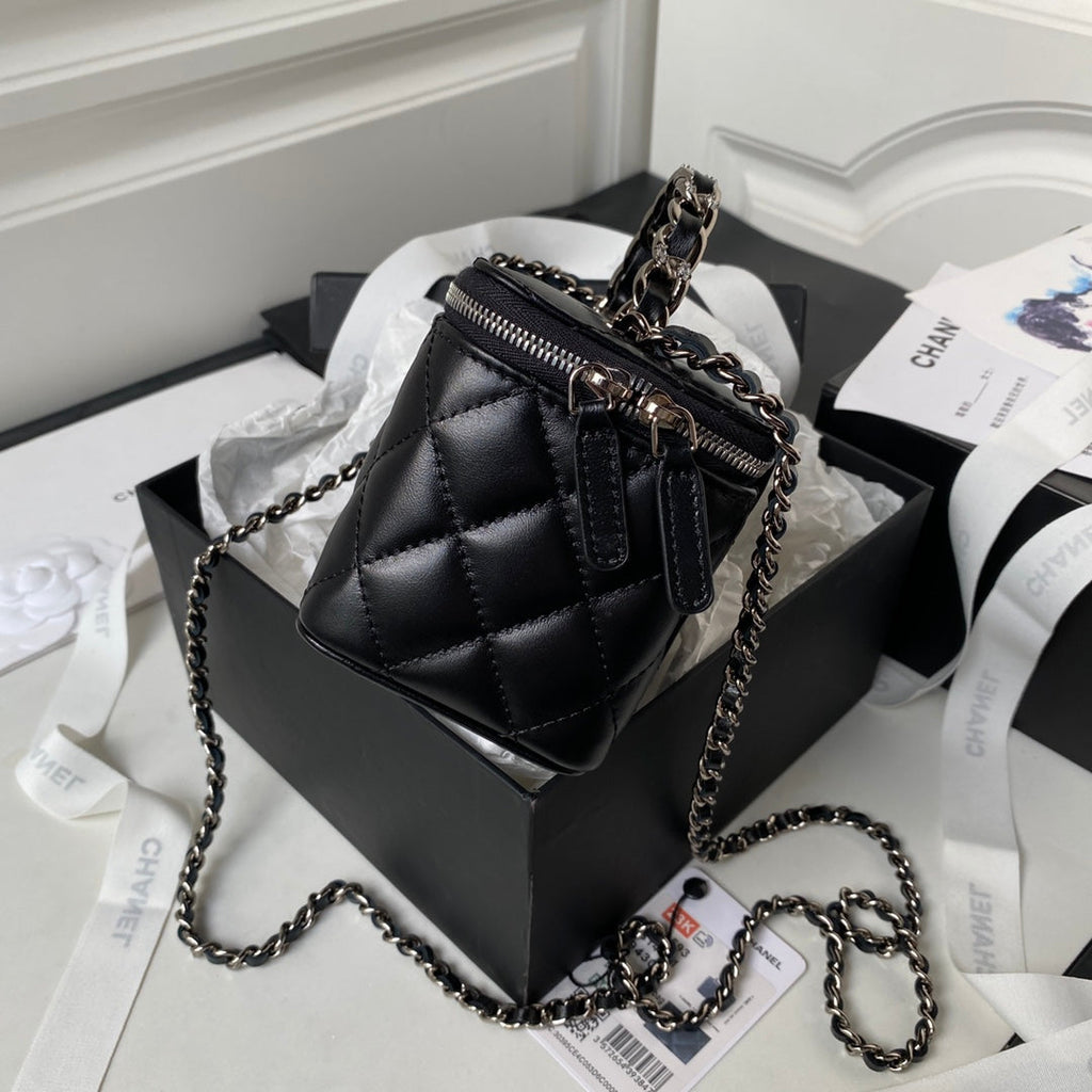 Chanel AP3593 Shiny crumpled calfskin strass  Ruthenium-Finish Metal Black