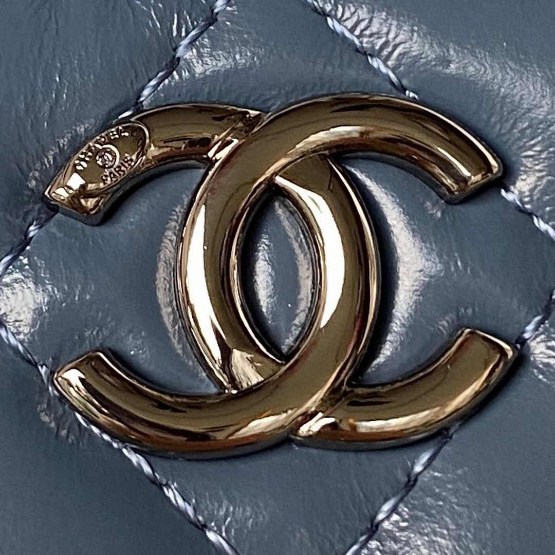 Chanel AP3593 Shiny crumpled calfskin strass  Ruthenium-Finish Metal Blue