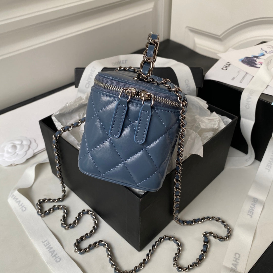 Chanel AP3593 Shiny crumpled calfskin strass  Ruthenium-Finish Metal Blue