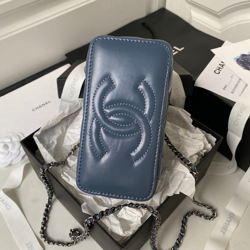Chanel AP3593 Shiny crumpled calfskin strass  Ruthenium-Finish Metal Blue