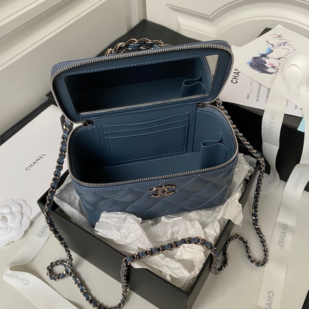 Chanel AP3593 Shiny crumpled calfskin strass  Ruthenium-Finish Metal Blue