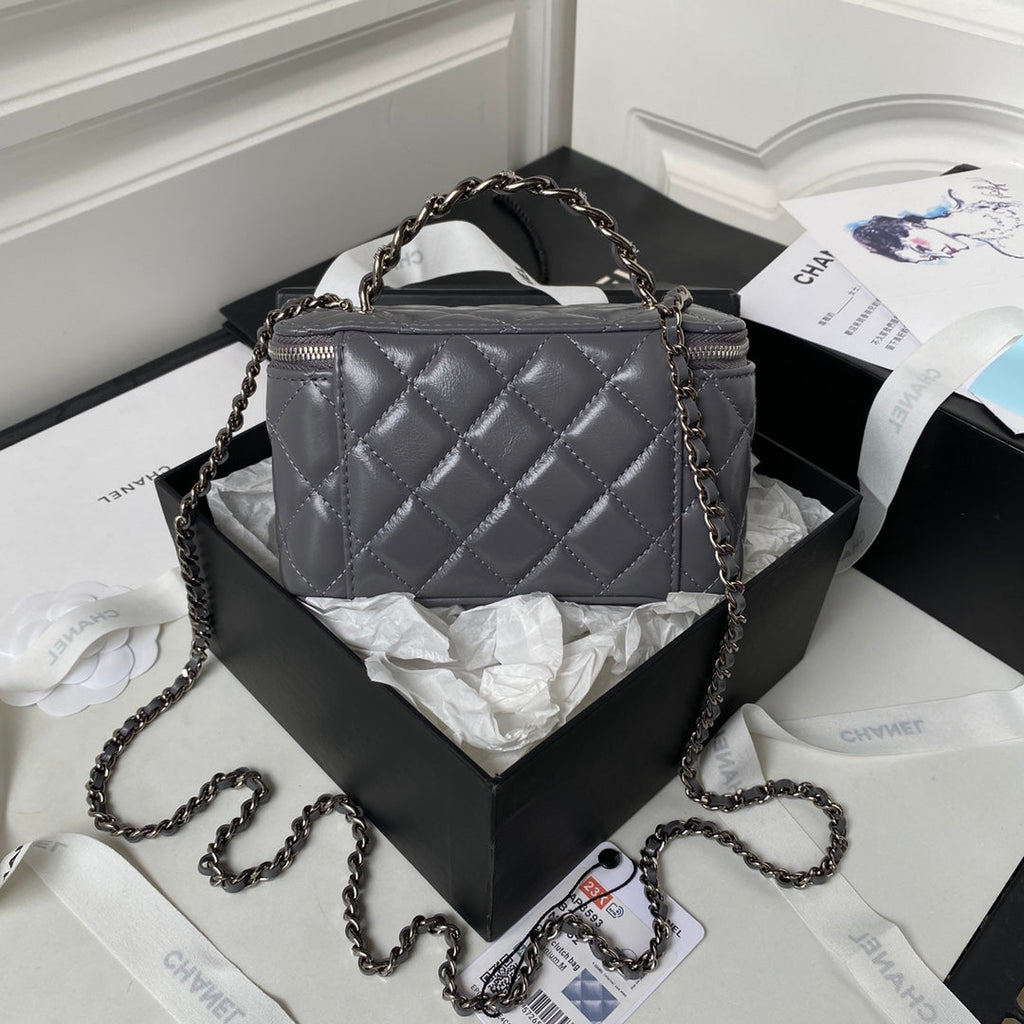 Chanel AP3593 Shiny crumpled calfskin strass  Ruthenium-Finish Metal Gray