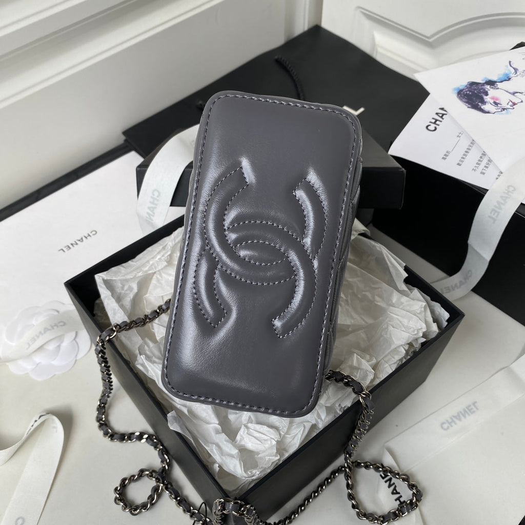 Chanel AP3593 Shiny crumpled calfskin strass  Ruthenium-Finish Metal Gray