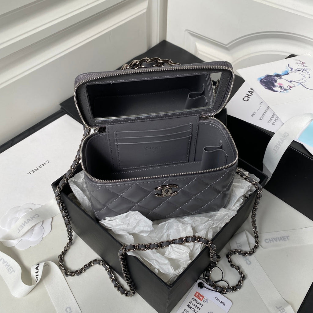 Chanel AP3593 Shiny crumpled calfskin strass  Ruthenium-Finish Metal Gray