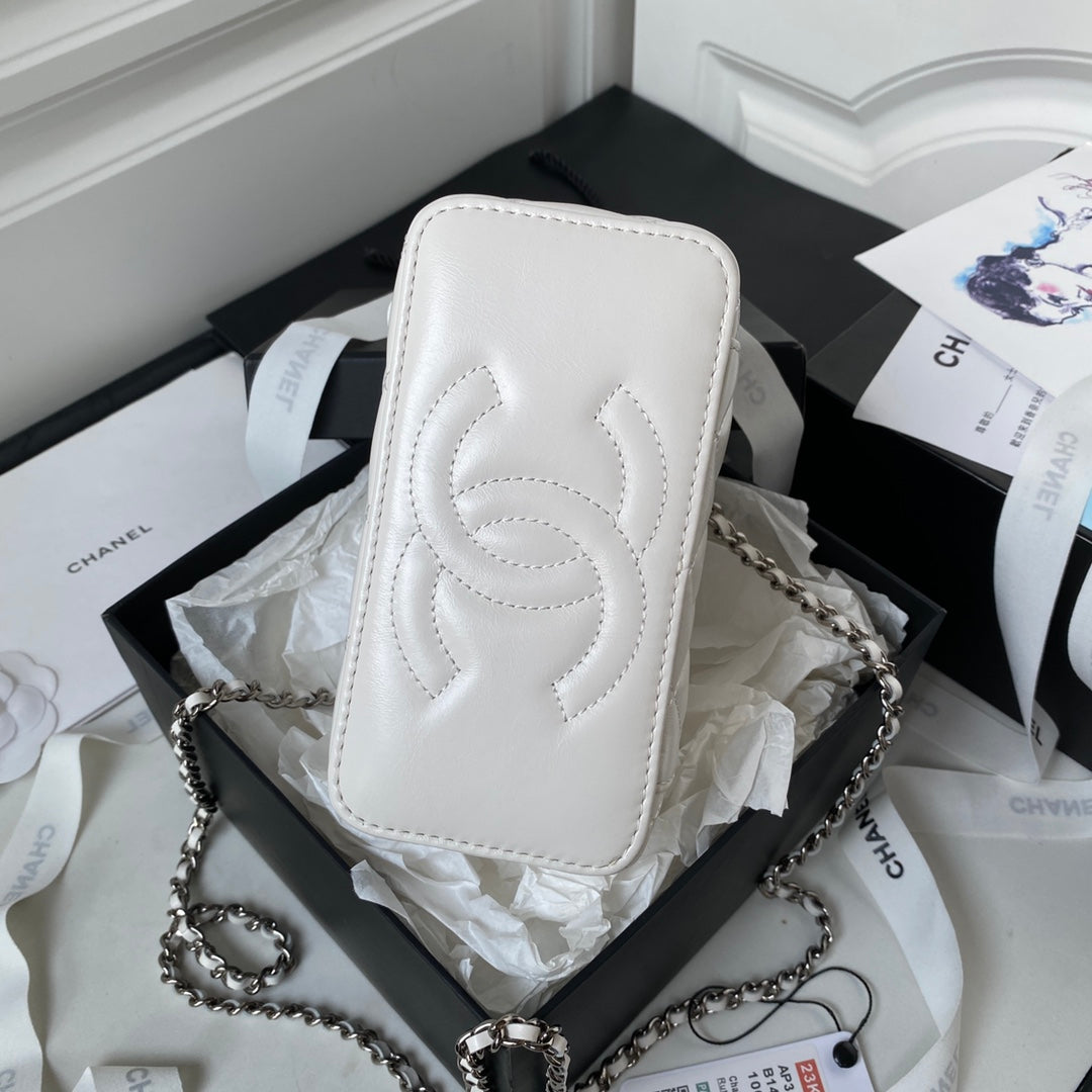 Chanel AP3593 Shiny crumpled calfskin strass  Ruthenium-Finish Metal White