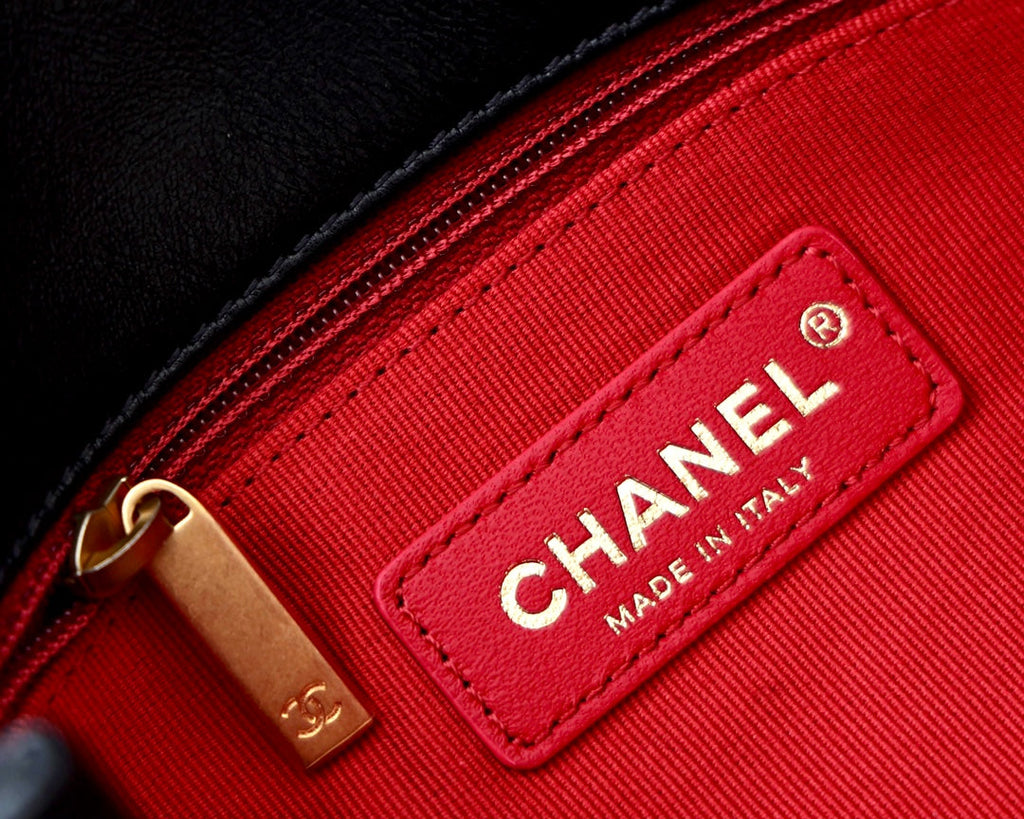 Chanel AS3000 Mini Flap Bag Calfskin In Black