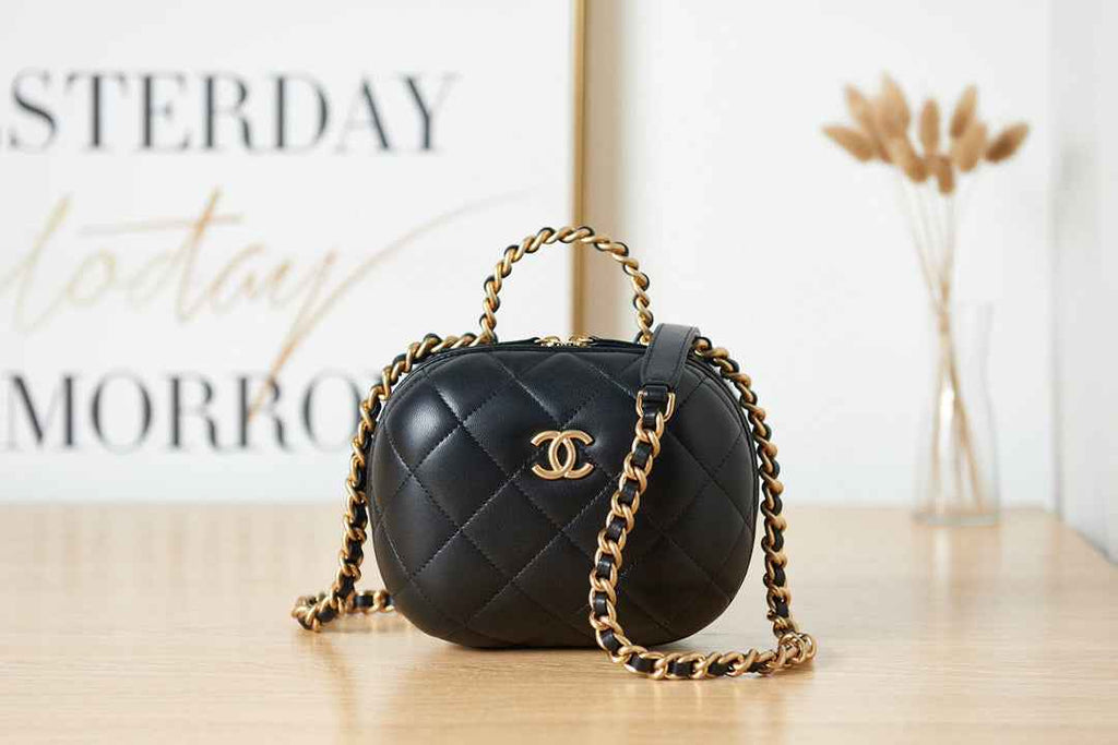 Chanel AS3066 Small Vanity Case Lambskin gold-tone metal Black