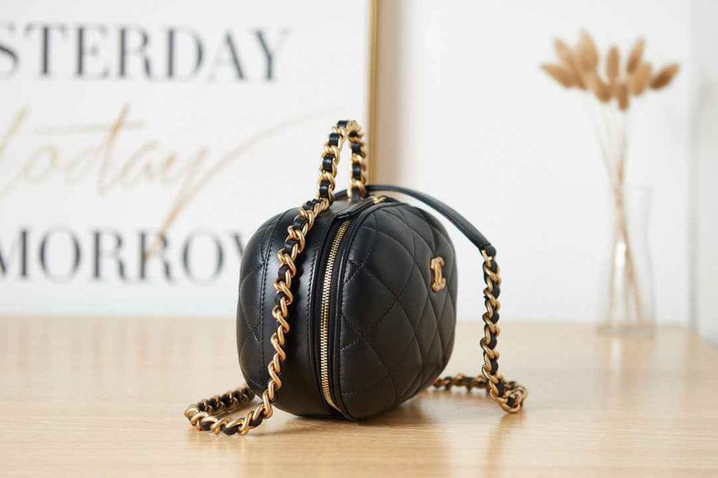 Chanel AS3066 Small Vanity Case Lambskin gold-tone metal Black