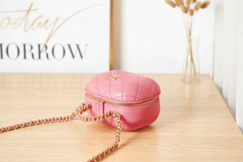 Chanel AS3066 Small Vanity Case Lambskin gold-tone metal pink