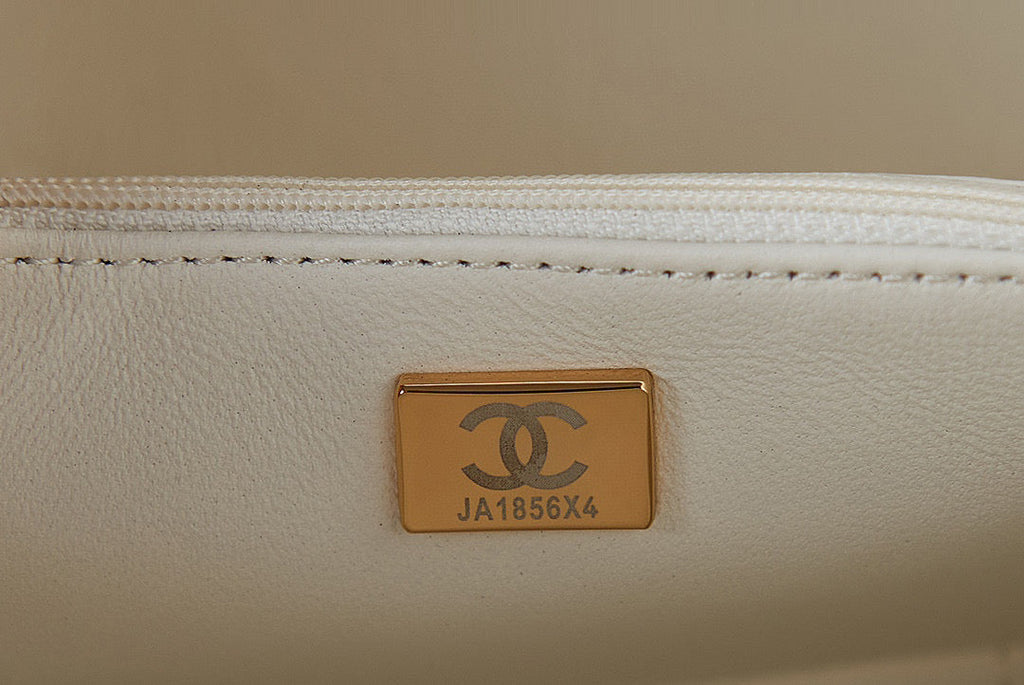 Chanel AS3066 Small Vanity Case Lambskin gold-tone metal White