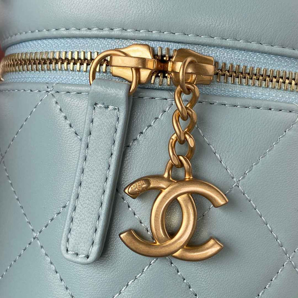 Chanel AS3210 Small Vanity Case Lambskin gold-tone Blue