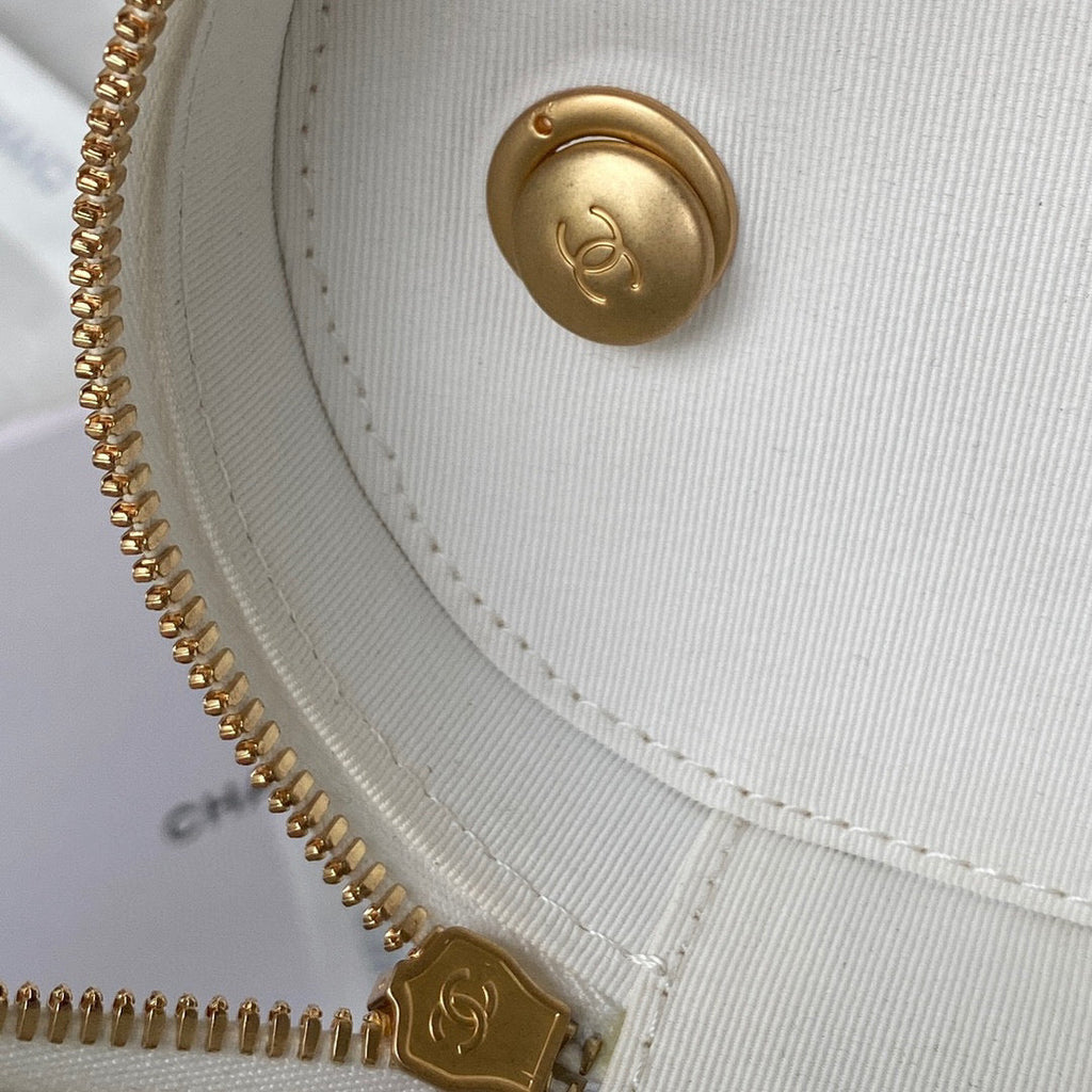Chanel AS3210 Small Vanity Case Lambskin gold-tone White