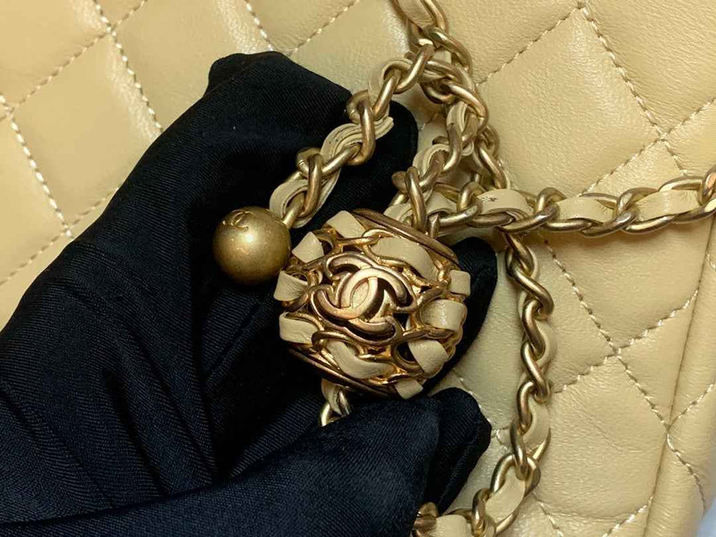 Chanel AS3259 Hobo Shoulder Lambskin Handbag Apricot
