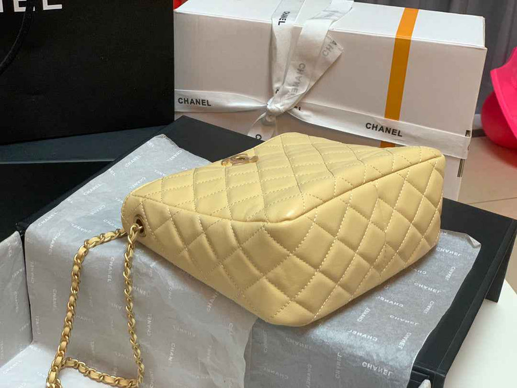 Chanel AS3259 Hobo Shoulder Lambskin Handbag Apricot