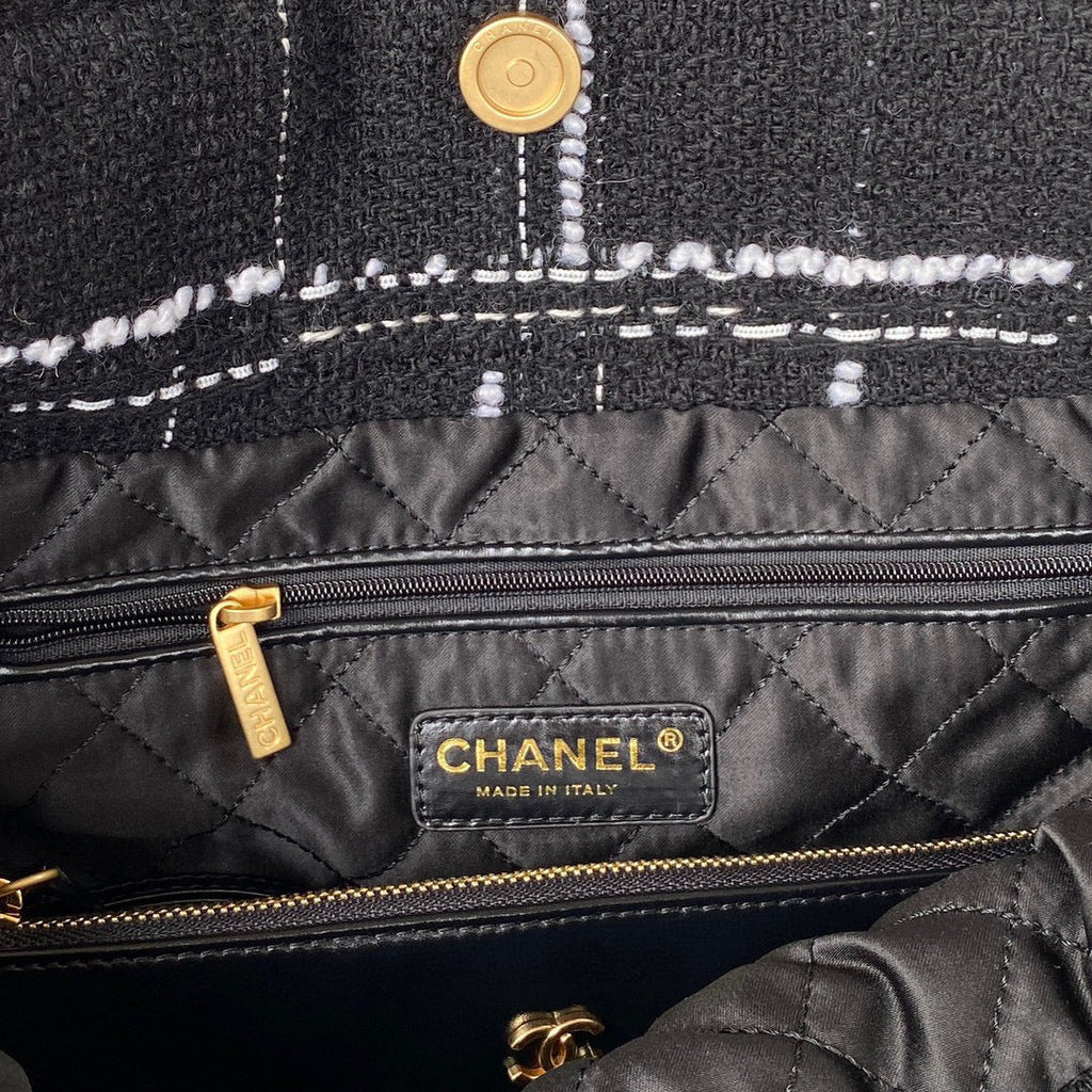 Chanel AS3260 22 Small Handbag Gold-Tone Metal Black