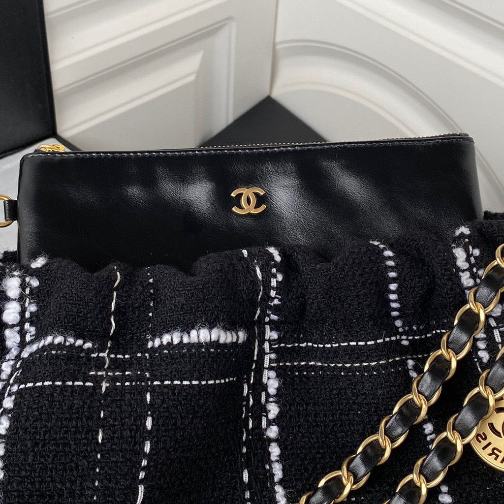 Chanel AS3261 22 Handbag Gold-Tone Metal Black