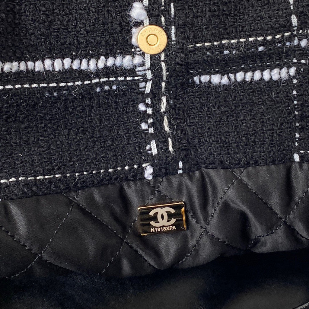 Chanel AS3261 22 Handbag Gold-Tone Metal Black