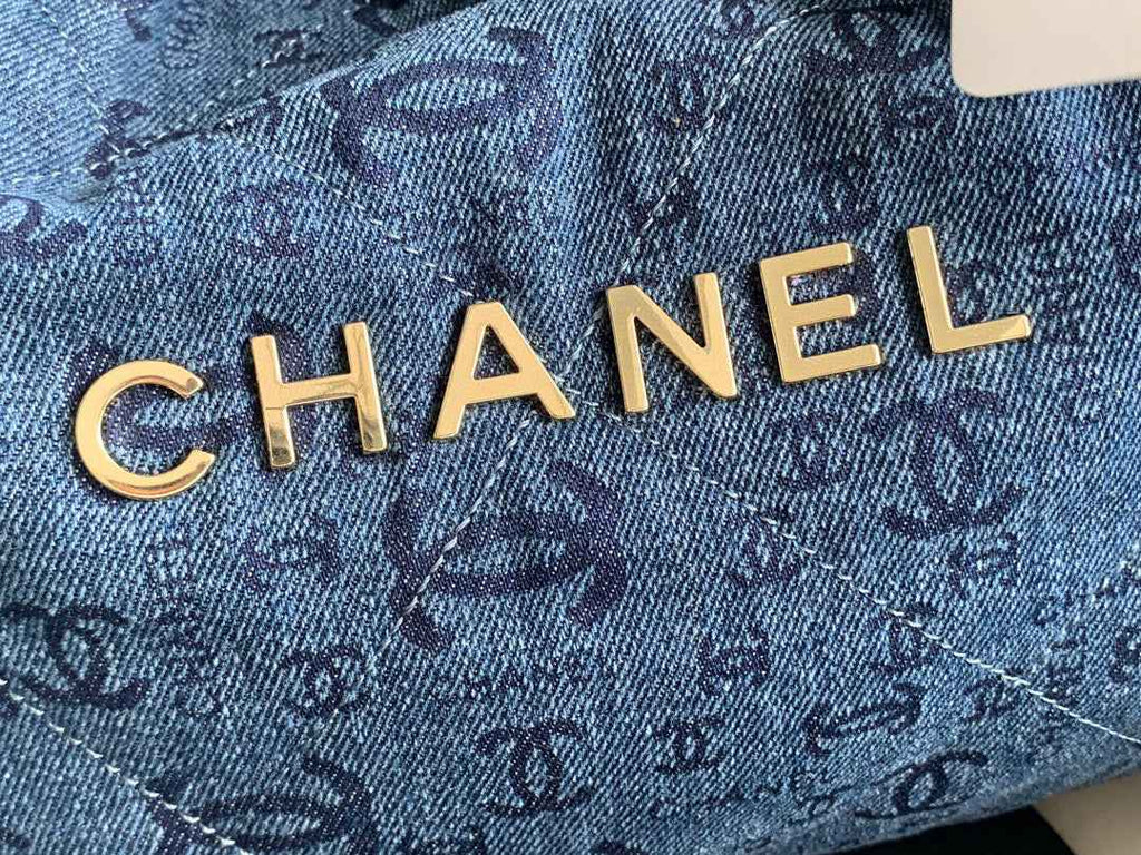 Chanel AS3261 22 Handbag Gold-Tone Metal Blue
