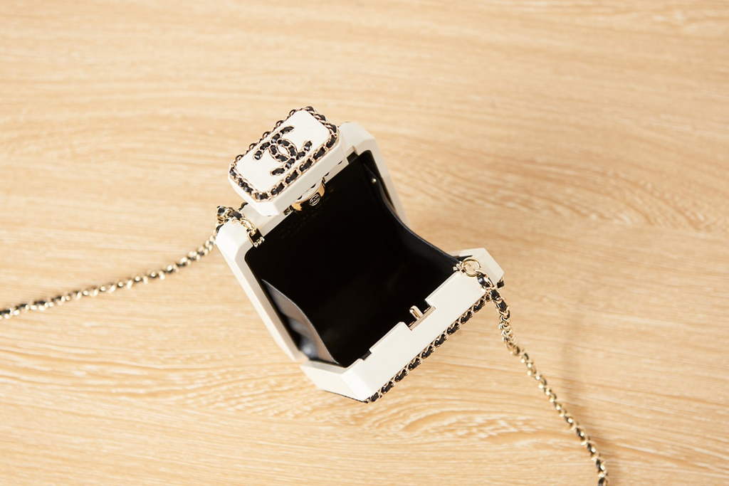 Chanel AS3264 Evening Bag Lambskin Plexi gold Black