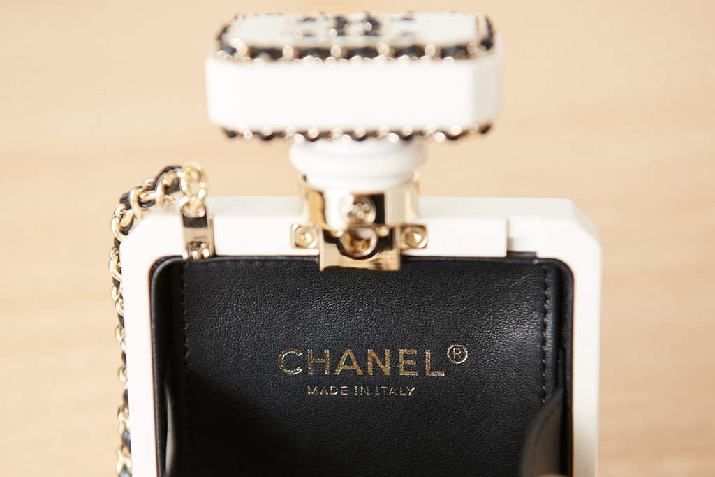 Chanel AS3264 Evening Bag Lambskin Plexi gold Black