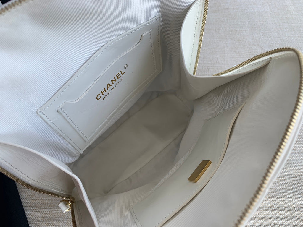Chanel AS3332 CC Rucksack Backpack Calfskin leather White