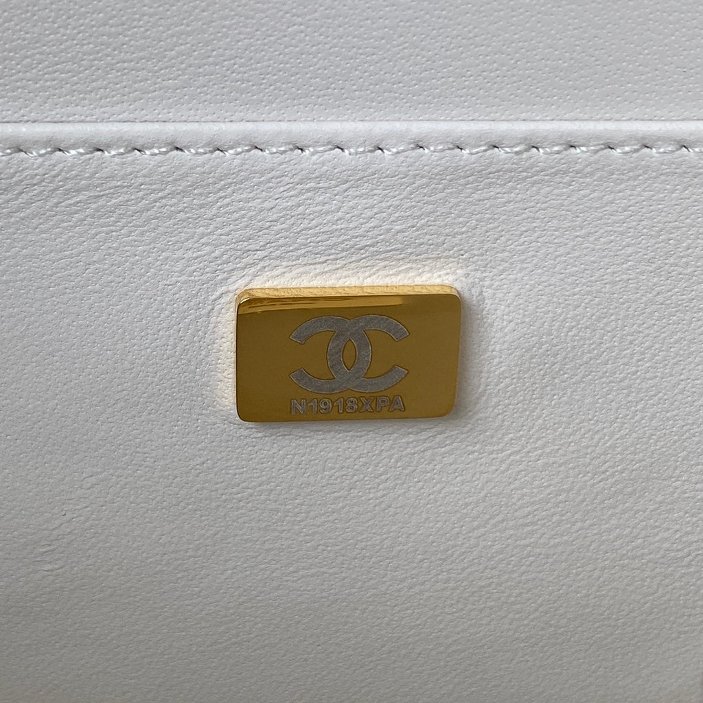 Chanel AS3345 Vanity Case Calfskin white