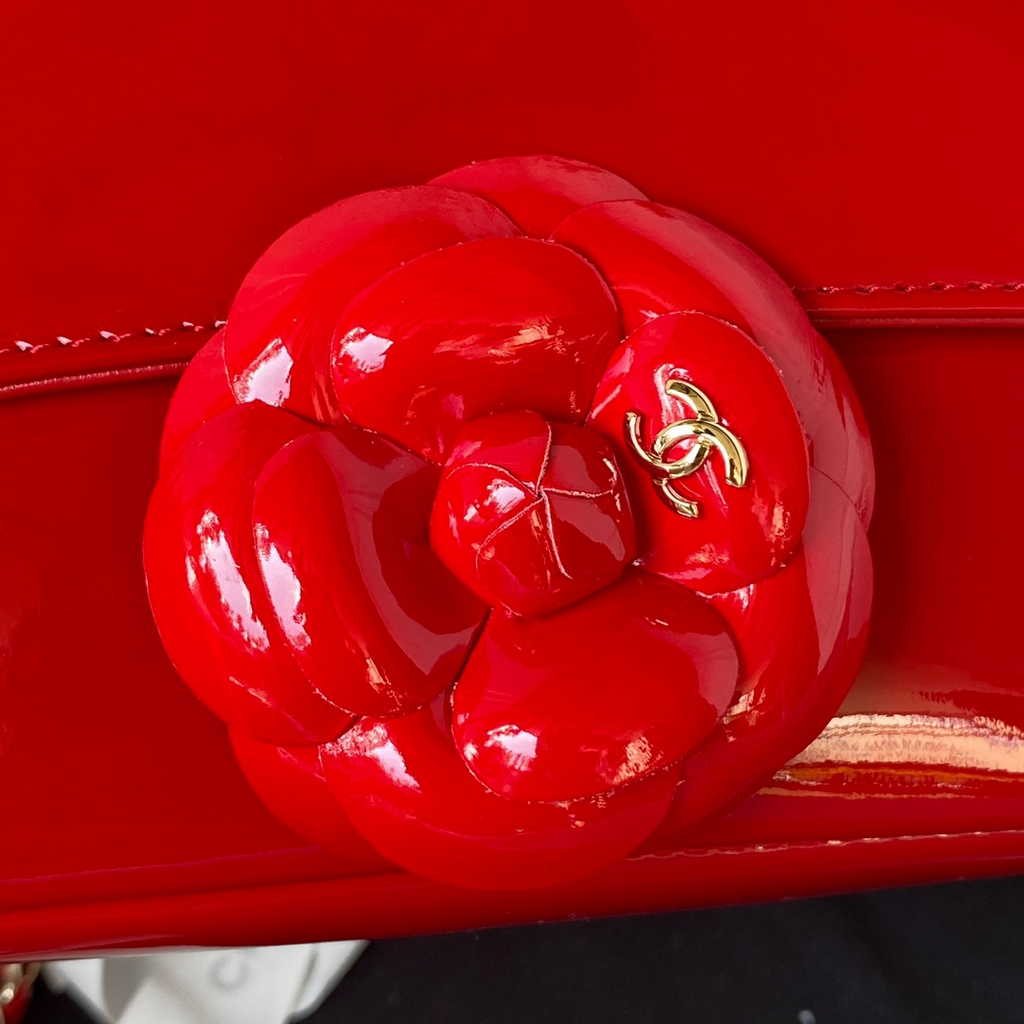 Chanel AS3356 Flap bag Shiny Calfskin gold-tone metal Red